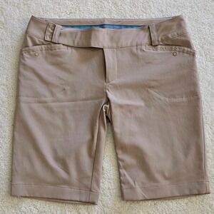 Under Armour Performance Golf Shorts Women Size 8 Tan Flat Front‎ Belt Loops